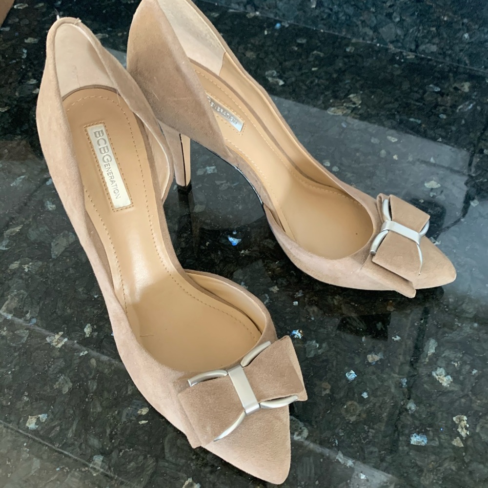 BCBG Taupe Heels